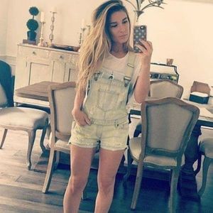 Kittenish denim short overalls